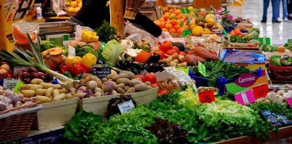 Sacs de fruits et légumes : seul le bioplastique et papier autorisés